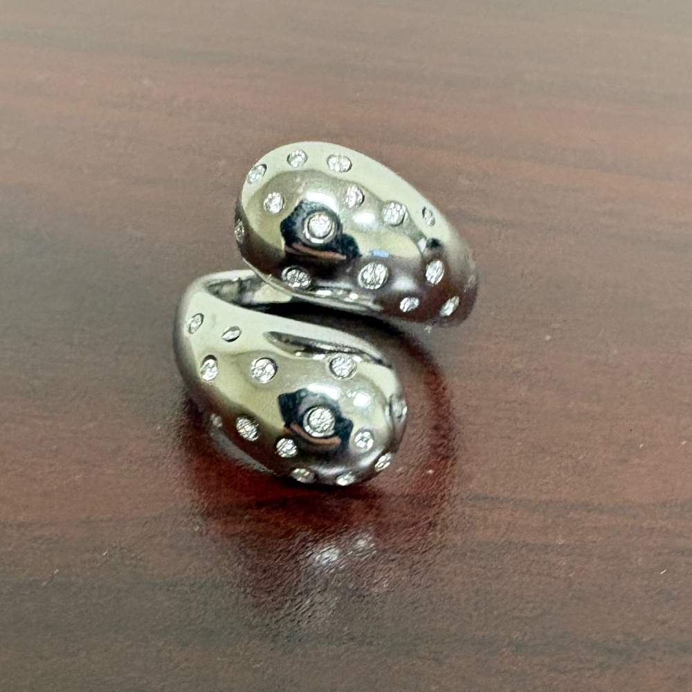 Raindrop Ring with Simulated Diamonds Size 7 - Picture 1 of 5